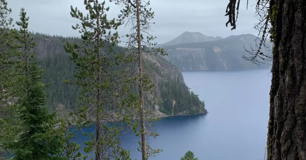 cleetwood cove trail at crater lake national park